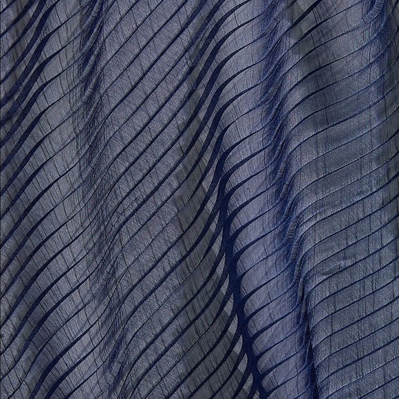Etereo Pleated Ombré Scarf - Picture 3 of 4